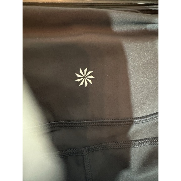 Athleta‎ Size Xs Ultimate Stash Leggings 7/8 Black - Picture 3 of 4